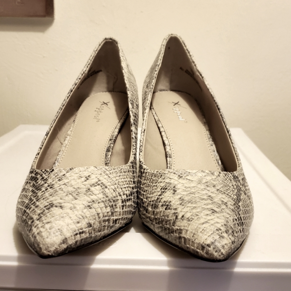 *Never Worn* XAppeal Jana Faux Snakeskin Heels Size 9